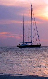 Sailboat Sunset in Roatan